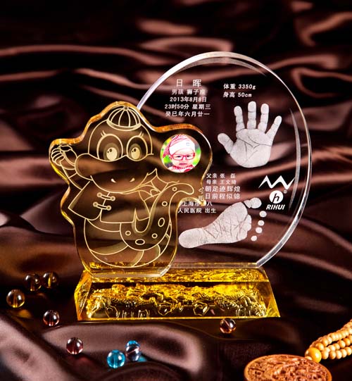 日暉俏皮可愛(ài)手腳印