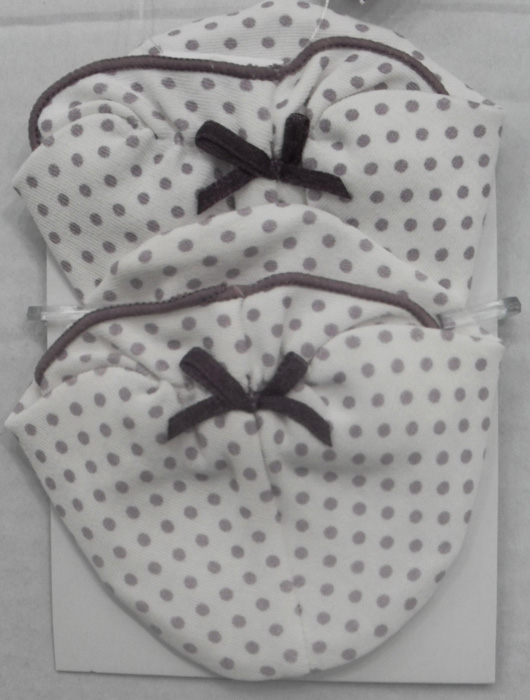 娃愛的蓓蓓圓點(diǎn)寶寶護(hù)腳套