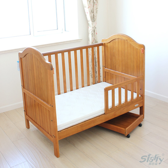 ɭ����ľ��ɫ�냺��