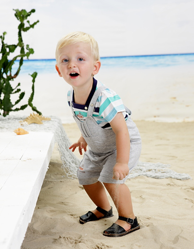 ���r��ͯ�b��ɫ