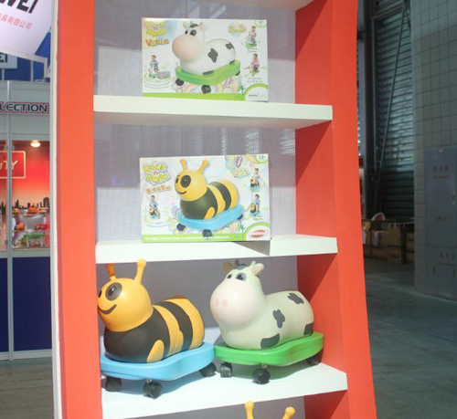 哈哈球輪滑小蜜蜂充氣玩具