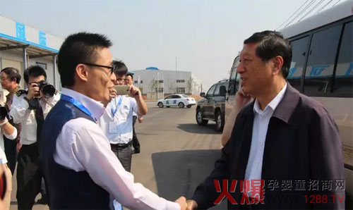 ȫ���˴�ί����ί�T�L��ƽ�c(di��n)ٝ�ɿɇ��H