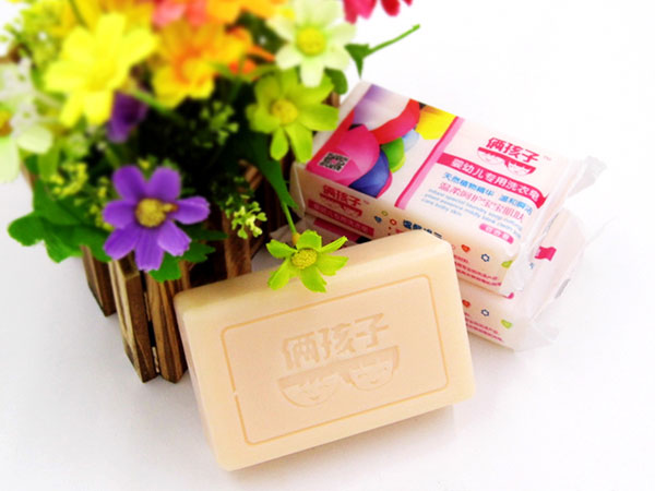 倆孩子?jì)胗變簩?zhuān)用洗衣皂(玉蘭花)
