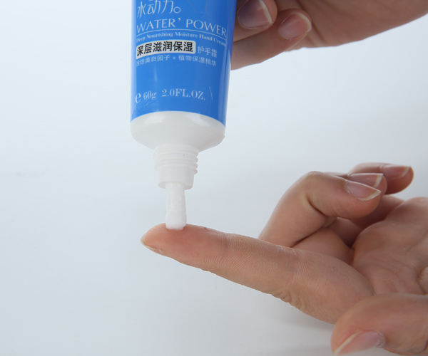 米蘭妮深層細(xì)潤保濕護(hù)手霜.jpg