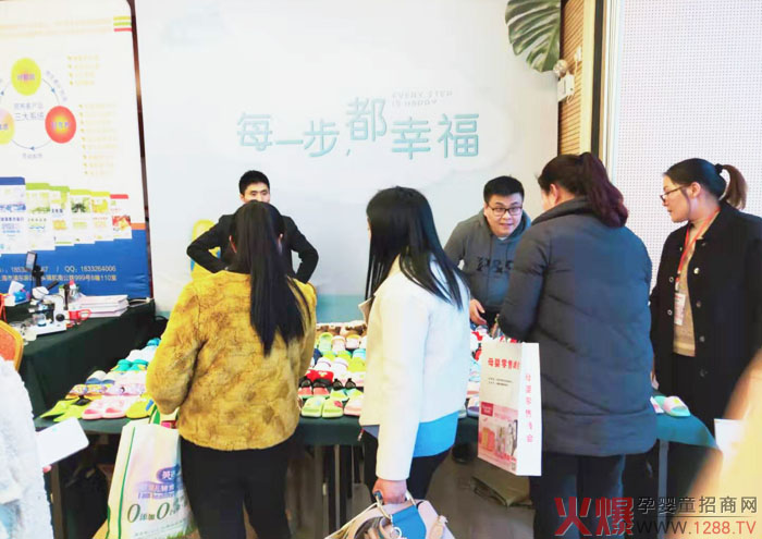 ÿһ�������Ҹ���ĸ�����۷������վ�����չ����Ҹ�����ͯЬ���ʱ��F(xi��n)�A������