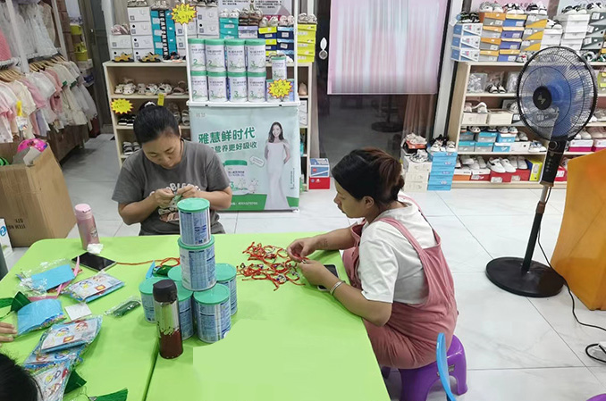 雅慧“父親節(jié)&端午節(jié)”主題活動圓滿結(jié)束5.jpg 雅慧“父親節(jié)&端午節(jié)”主題活動圓滿結(jié)束5.jpg