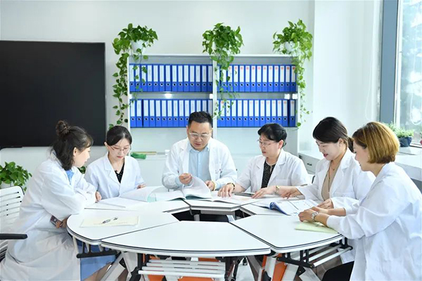 萬哺樂與中歐營養(yǎng)與健康聯(lián)合研究中心簽約合作7.jpg 萬哺樂與中歐營養(yǎng)與健康聯(lián)合研究中心簽約合作7.jpg