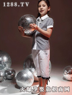 С�����2010����ϵ���ĺ�ɫ��y�r��