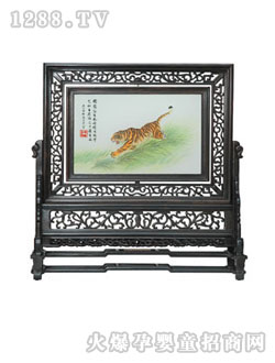 �ی������L�Ȳ�̥ë�C