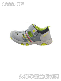 ���ѻ�ɫ�\��Ь