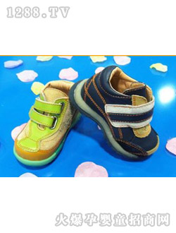 �Ϙ�(l��)��ͯЬУ�@��(j��ng)���{(l��n)ɫ�Gɫ