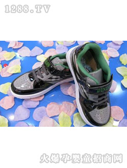 �Ϙ���ͯЬ�r�����e�y��ɫ͸��