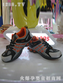 ��ɫ�W(w��ng)���\��Ь