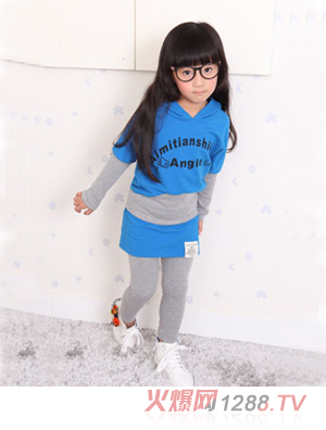 ������ʹ�{(l��n)ɫ����С��ȹ