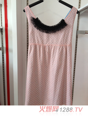 ��+����ݗ�������ɫ