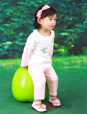 �Ͽ���Ůͯ�L(zh��ng)��T��