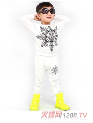 �ڴ����L���n�����b��ɫ