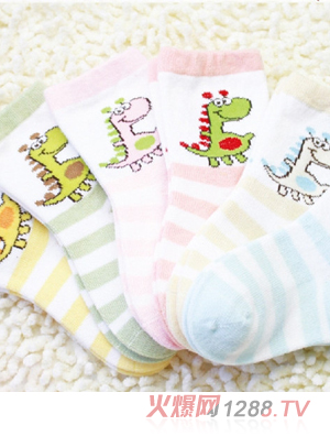 ��ɫС�~(y��)�����ދ�ͯ�m��1--3�q��